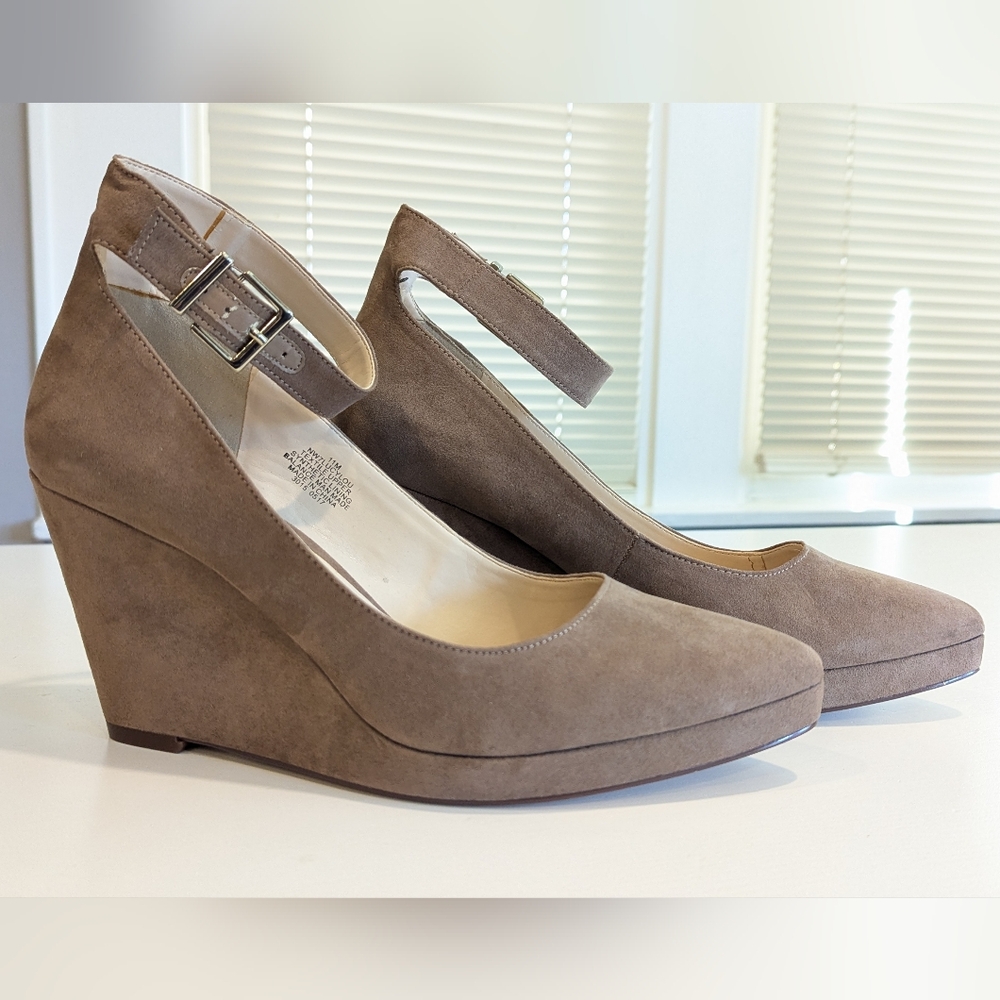 Nine West Lucylou Taupe Wedge Heels